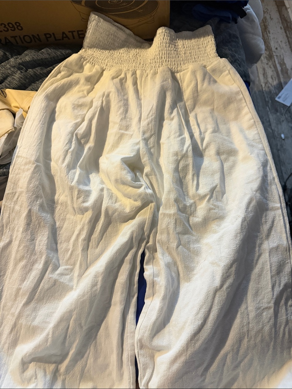 Women’s White Elastic-Waist Cotton Pants